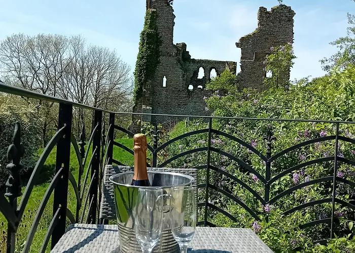 Castle Lodge